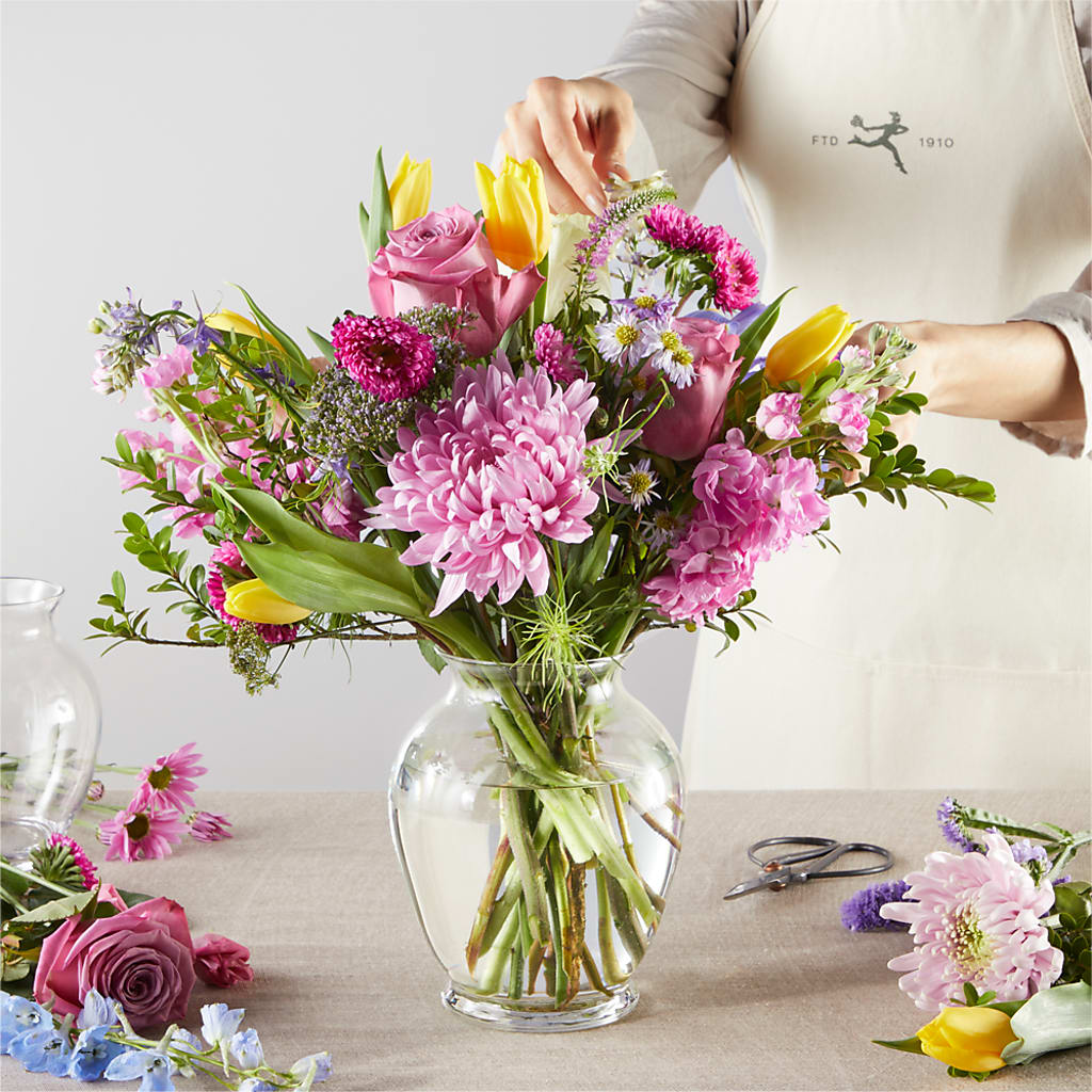 Pastel Tradition - A Florist Original – Flowers By Roger Inc, Middletown OH