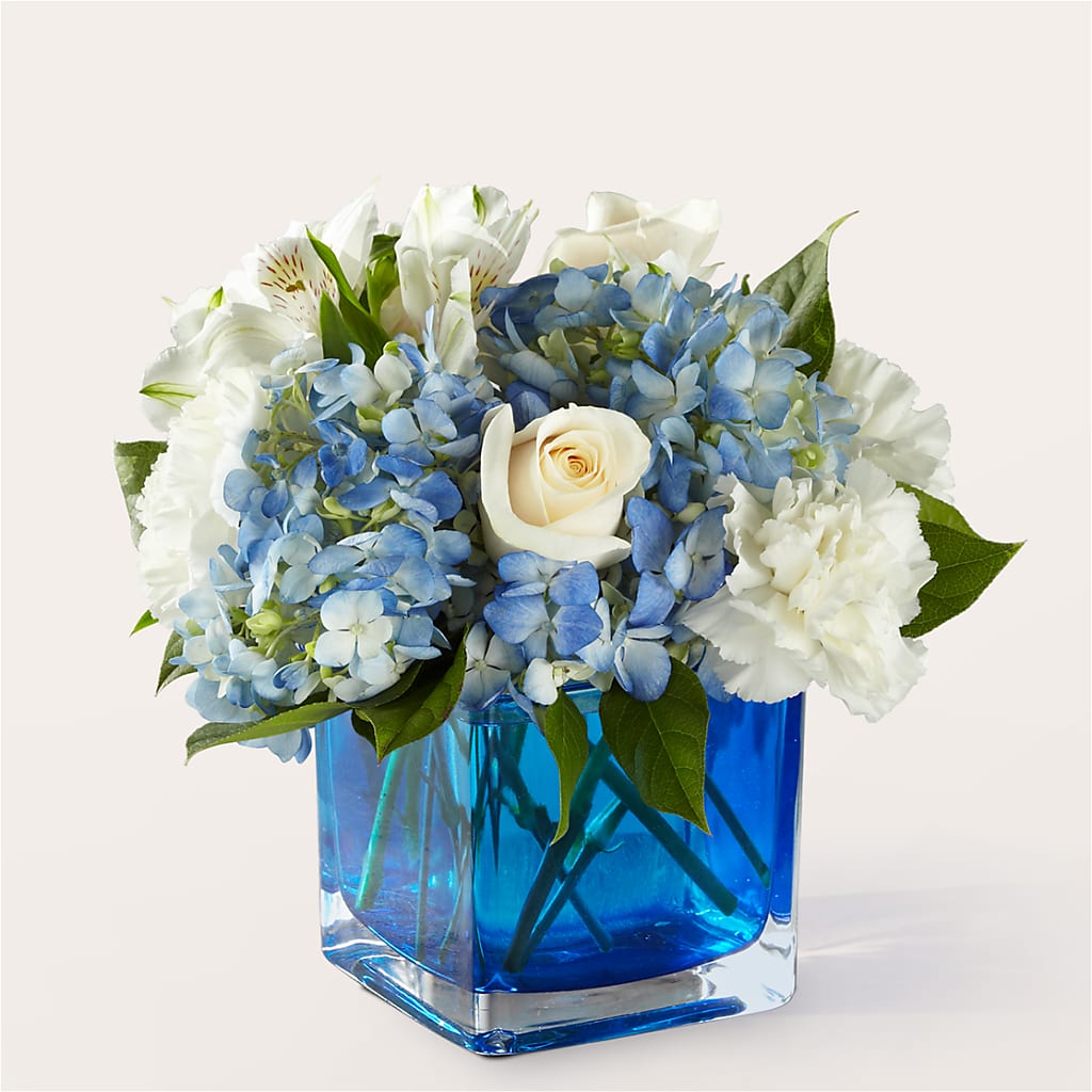 Soothing Waters Bouquet – Flowers By Roger Inc, Middletown OH