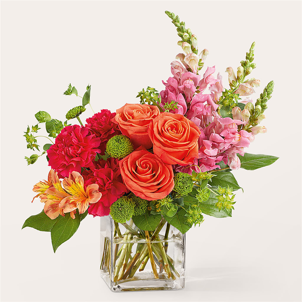 Cosmopolitan Bouquet – Flowers By Roger Inc, Middletown OH