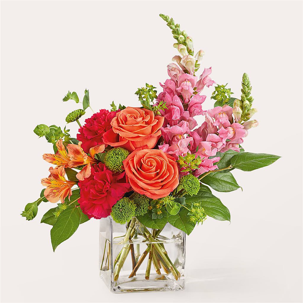 Cosmopolitan Bouquet – Flowers By Roger Inc, Middletown OH