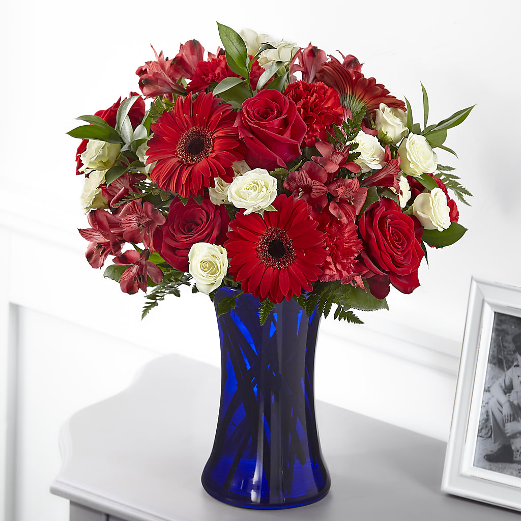 Hearts Embrace Bouquet – Flowers By Roger Inc, Middletown OH