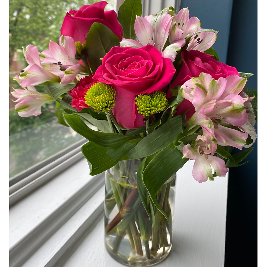 Sweet & Pretty Bouquet –  Flowers By Roger Inc, Middletown OH