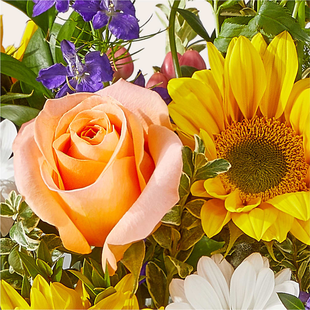 The Good Life Bouquet –  Flowers By Roger Inc, Middletown OH