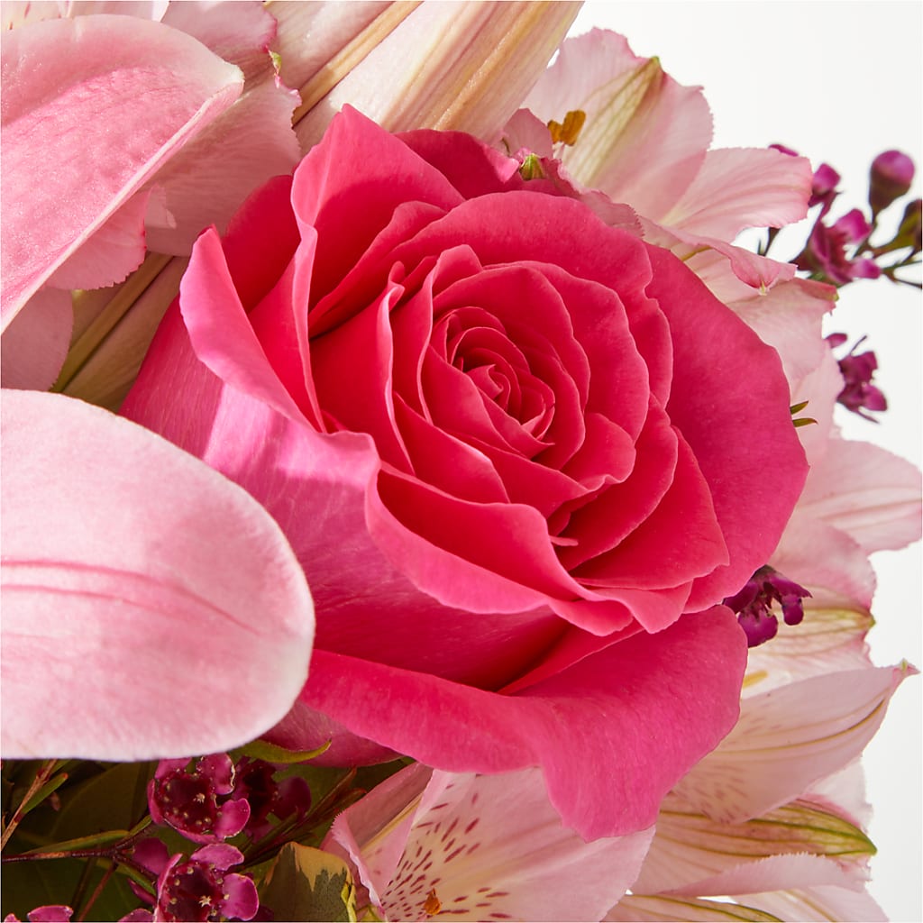 Lucky in Love Bouquet –  Flowers By Roger Inc, Middletown OH