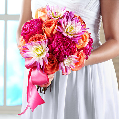New Love Bouquet –  Flowers By Roger Inc, Middletown OH